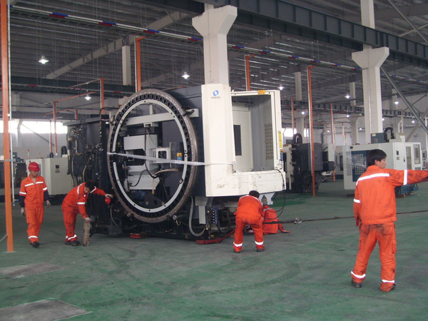 大型風力發(fā)電設(shè)備搬運采用搬運車完成